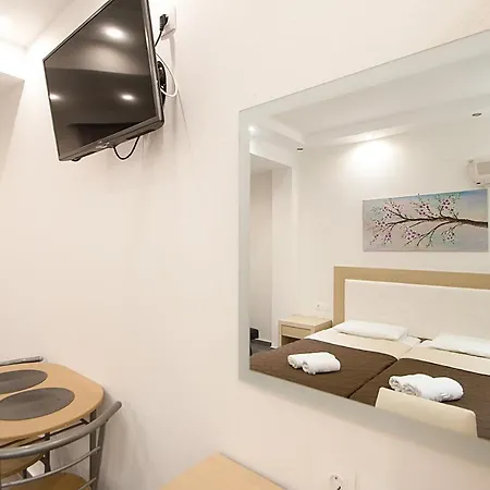 Alexis 考考纳里斯